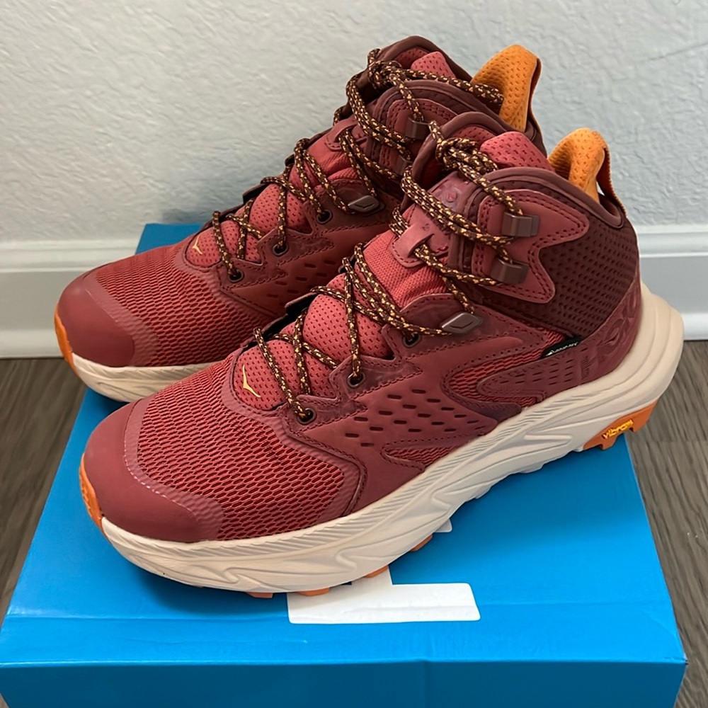 HOKA Women's Anacapa 2 MID GTX Hiking Shoes. Size 9.5